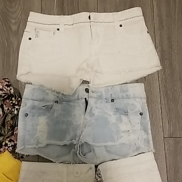 Lot of 5 Pair Designer Shorts Size Small - Picture 2 of 8